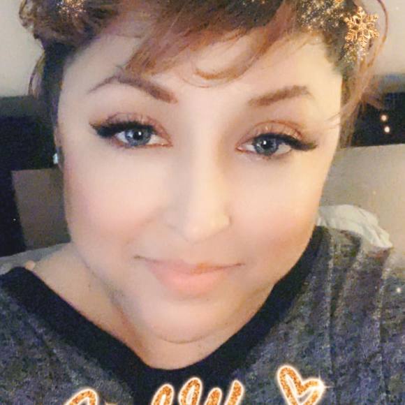 Meet your Posher, April - Picture 1 of 1